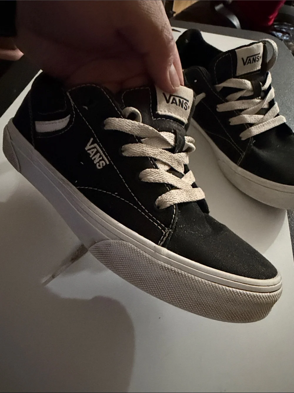Vans Youth 3.5 big boy Black and White Low-Top Sneakers